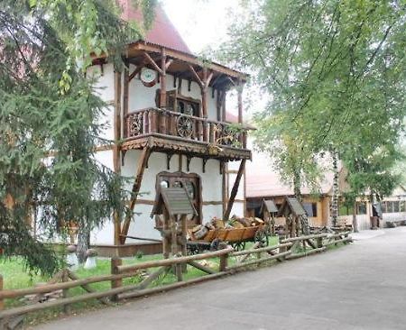 Комплекс Відпочинку "Колиба" Hotel Коростен Екстериор снимка