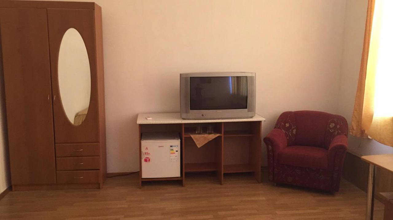 Комплекс Відпочинку "Колиба" Hotel Коростен Екстериор снимка